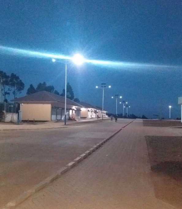 新乡市非洲科特迪瓦太阳能路灯工程